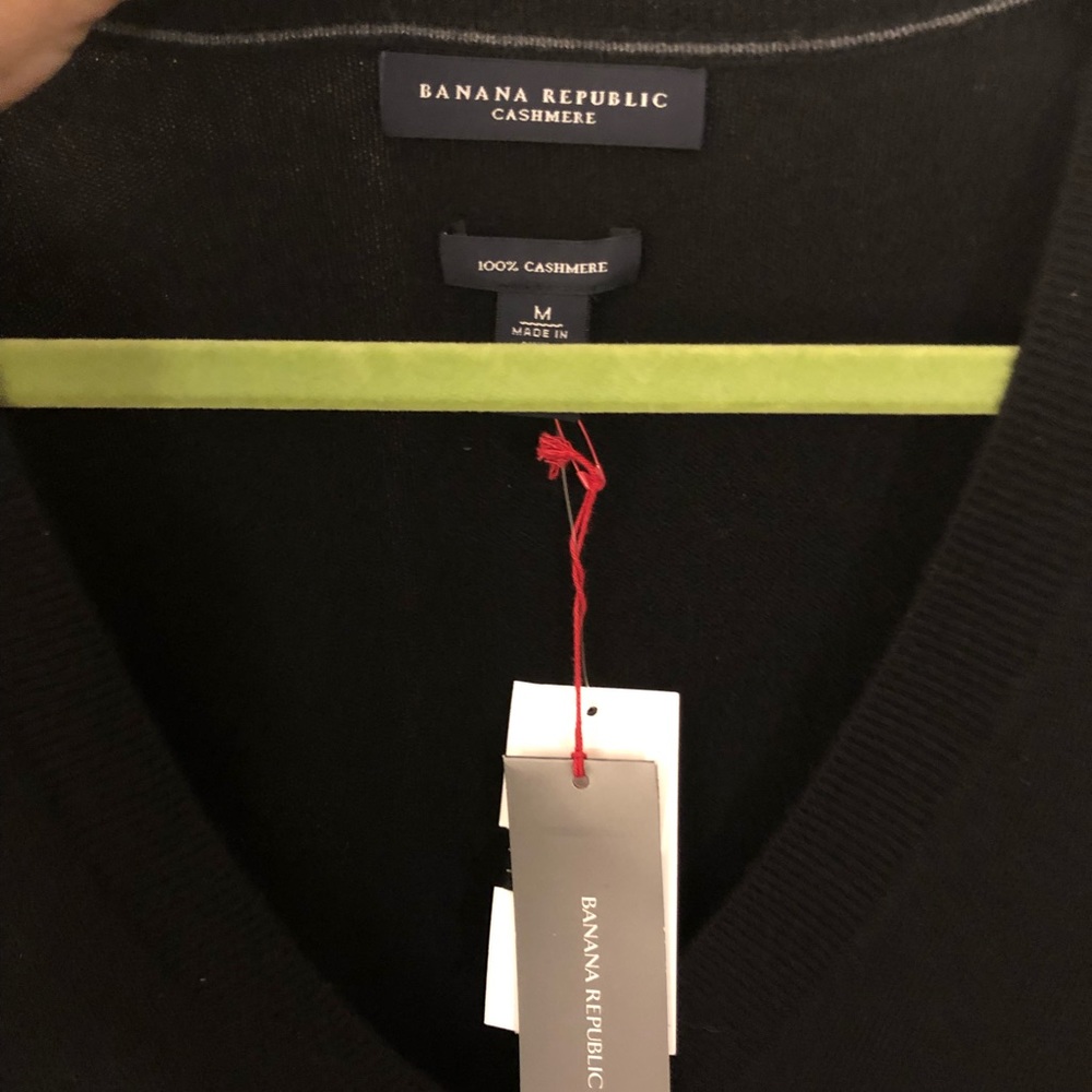 Brand new Banana Republic black Cashmere sweater
